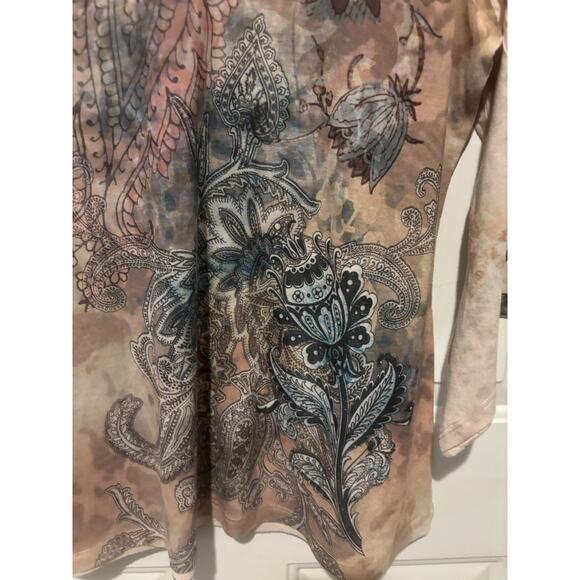 Chico’s Blouse Top Watercolor Size 2 Large Blue Pink Faux Diamond Studded 3/4 - Picture 10 of 11